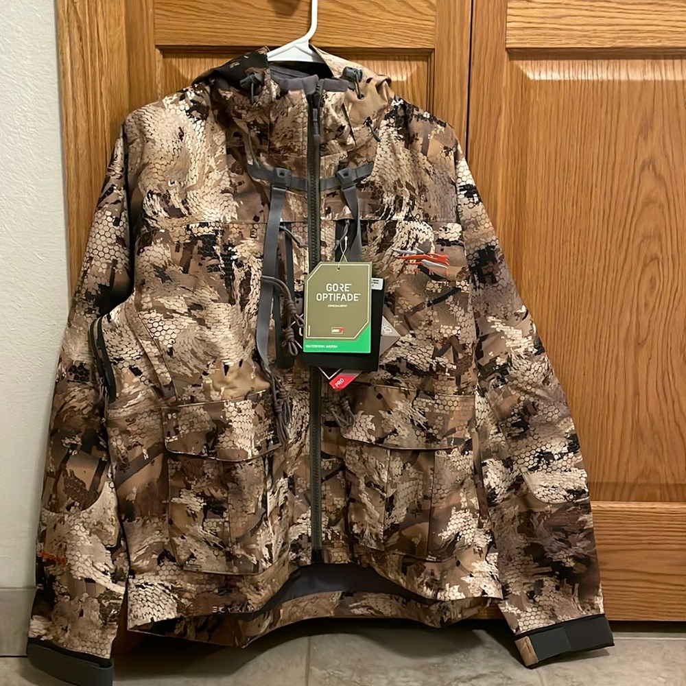 Sitka delta wading jacket